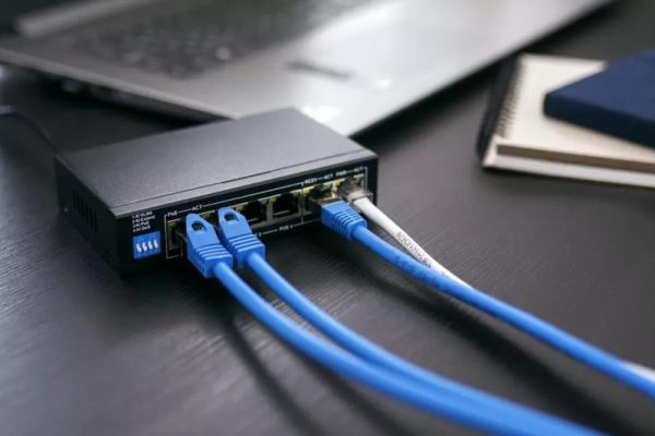 Extralink KRIOS  PoE Switch  4x Gigabit PoE/PoE+ 2x - imagine 4