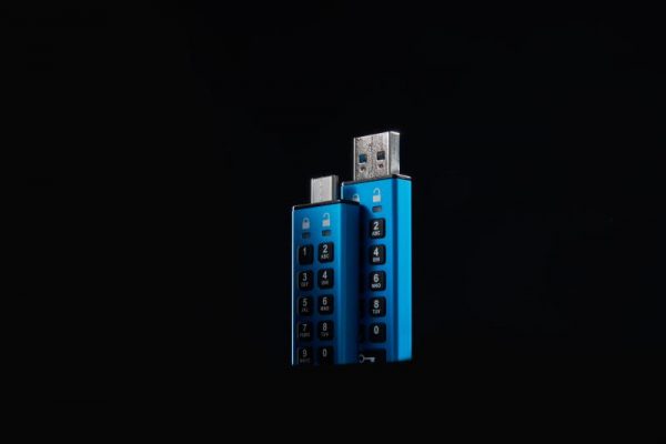 16GB Kingston Ironkey Keypad 200C USB Fl - imagine 10