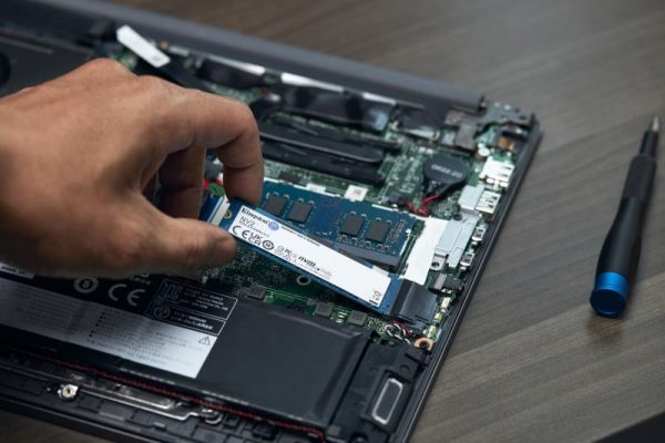 SSD Kingston , SNV2S, M2-2280, 2TB, PCI Express 3.0 x4 - imagine 14