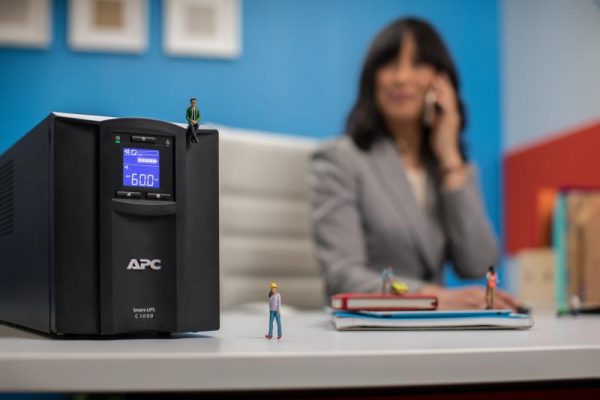 UPS APC Smart-UPS C line-interactive / sinusoidala 1000VA / 600W - imagine 12