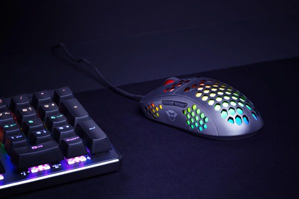 Mouse Trust GXT 960, Graphin Ultra-lightweight Gaming Mouse, negru - imagine 13
